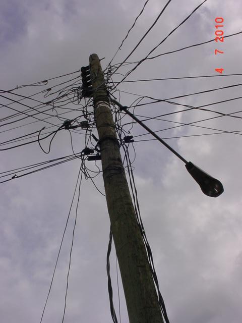 El peligroso poste...